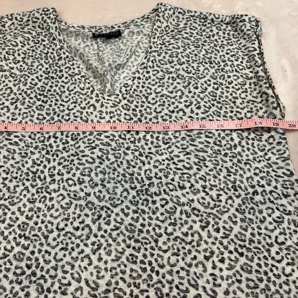 Bobeau Black White Animal Print Women Blouse Medium - Picture 7 of 8